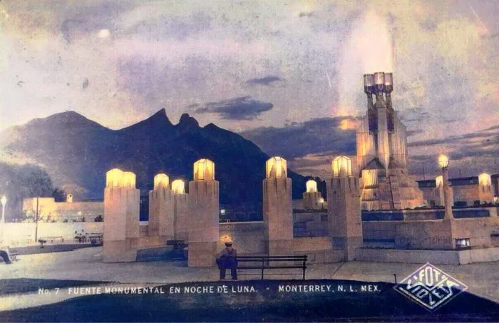 plaza del chorro de monterrey
