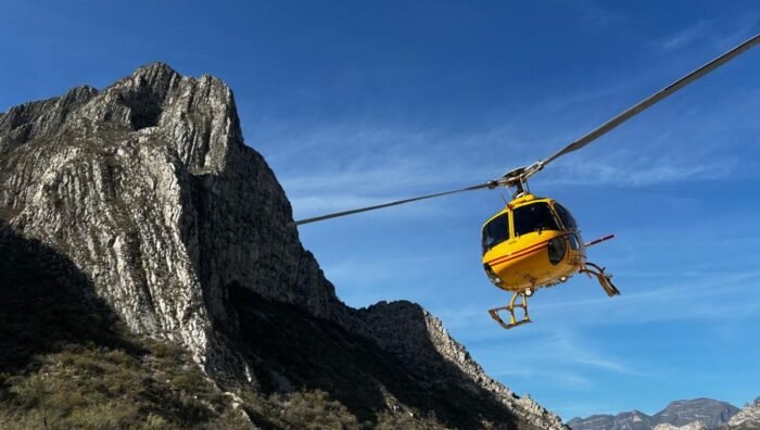 Senderista sufre caída en La Huasteca; lo rescatan en helicóptero