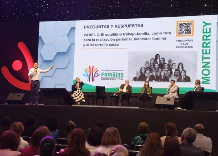 Durante el Congreso Internacional de las Familias, Carrillo plantea políticas enfocadas en la importancia del núcleo familiar.