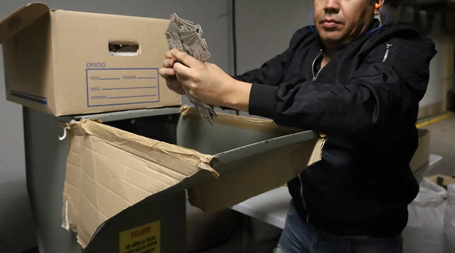 Más de 133 mil credenciales para votar han sido destruidas por el INE sin que los ciudadanos las reclamaran.