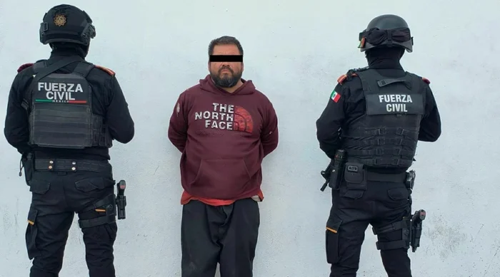 Un hombre fue arrestado luego de interrumpir una junta vecinal en Monterrey que involucraba a figuras locales.