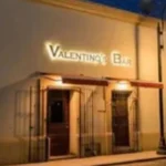 Un trágico suceso empañó la celebración del Día del Amor en Linares, donde un hombre fue asesinado a cuchilladas.