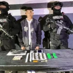 Un menor ha sido detenido en Nuevo León por su supuesta implicación en varios homicidios y posesión de narcóticos.