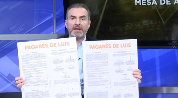 El alcalde de Monterrey, Adrián de la Garza, responde a acusaciones sobre el manejo de Next Energy y errores de administraciones pasadas.