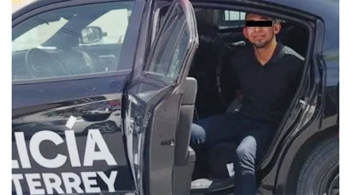 Un chofer de aplicación en Monterrey fue arrestado por agresión a un policía y cobros excesivos. Descubre todos los detalles aquí.