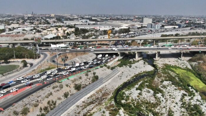 El cierre de los carriles exprés de Constitución provoca serios problemas viales durante el fin de semana. Más detalles aquí.