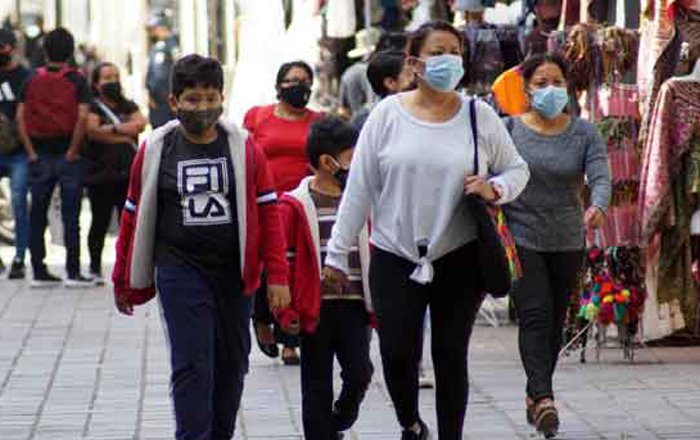 La diputada Claudia Caballero Chávez urge la implementación del uso de cubrebocas en Nuevo León por el sarampión.