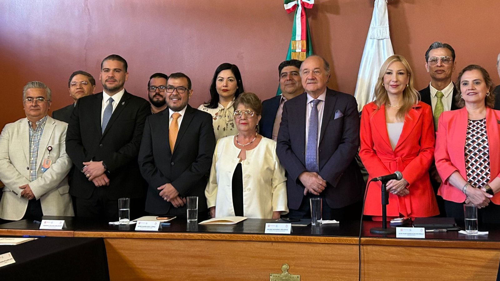 Más de 2,300 casos fueron atendidos por la Comisión de Arbitraje Médico en el último año, resaltando la atención del sector público.