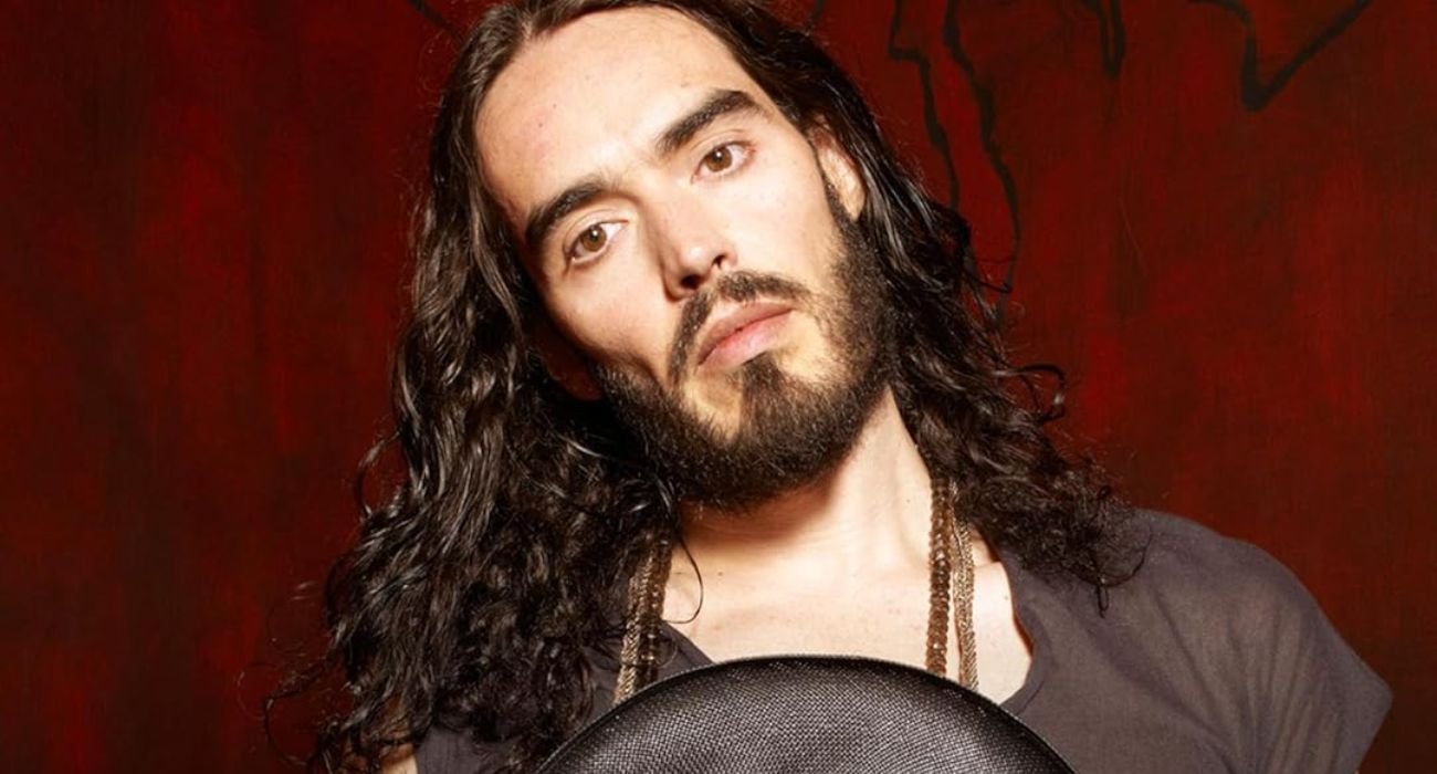 El comediante británico Russell Brand enfrenta nuevos cargos de agresión sexual, pero se declara totalmente inocente de las acusaciones.