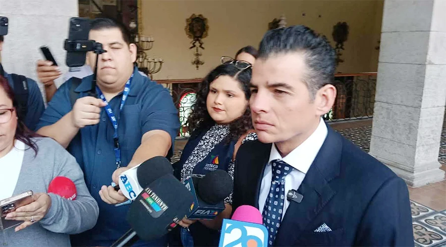 El secretario de Gobierno de Nuevo León, Mike Flores, rechaza la intervención de Morena en asuntos estatales. Descubre más aquí.