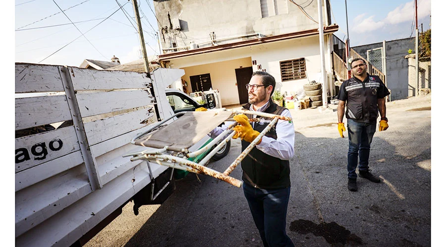 La jornada de descacharrización en Santiago impulsada por David de la Peña busca crear entornos más seguros y saludables.