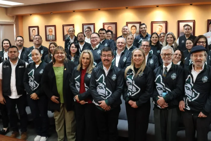 El rector Dámaso Anaya Alvarado promueve innovación y talento en la FADU de la Universidad Autónoma de Tamaulipas.