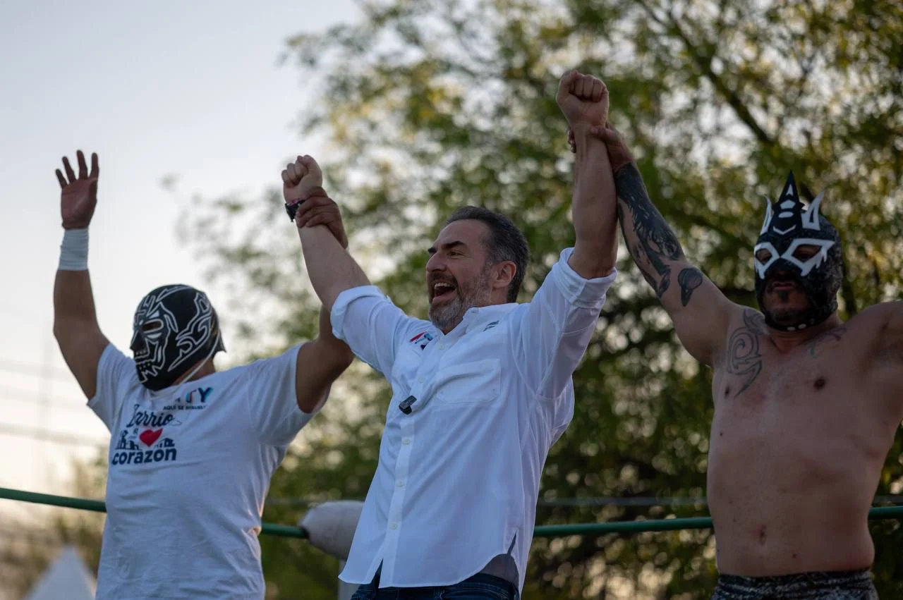 Más de mil 600 vecinos de la colonia Martínez se benefician con el programa Barrio de mi Corazón del alcalde Adrián de la Garza.