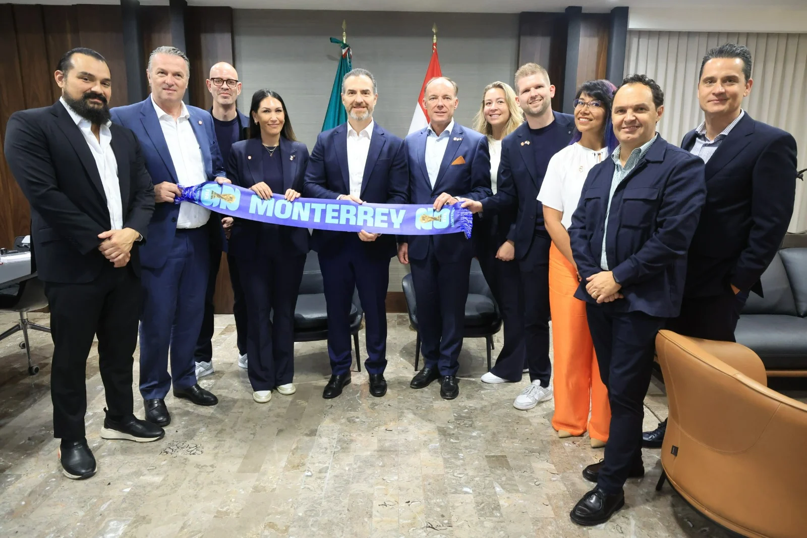 El alcalde Adrián de la Garza se reunió con el embajador de los Países Bajos en México, André Driessen, y su comitiva.