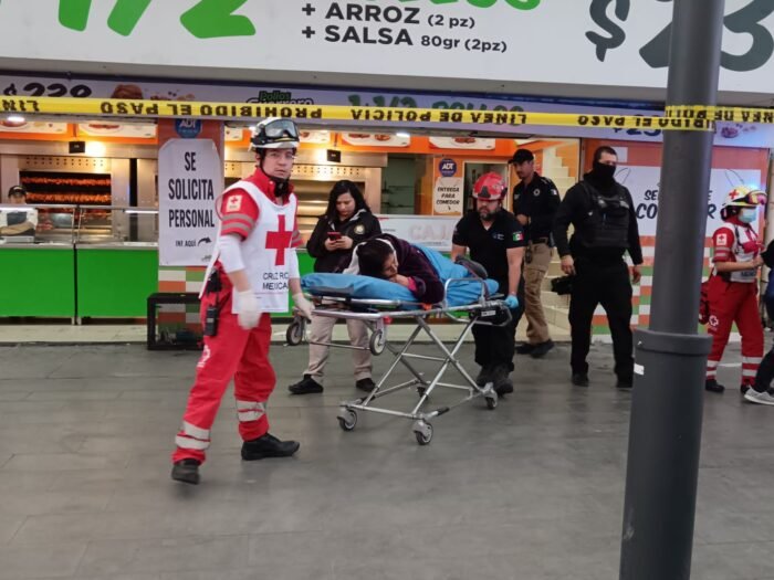 Un tiroteo en avenida Juárez deja al menos seis heridos, atendidos por cuerpos de auxilio en el lugar de los hechos.