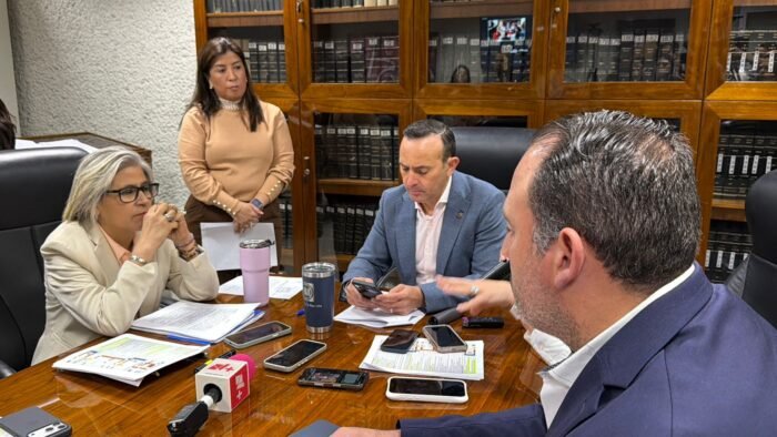 El Congreso Local decidió priorizar la modernización de la ley electoral, generando opiniones divididas sobre la representación femenina.