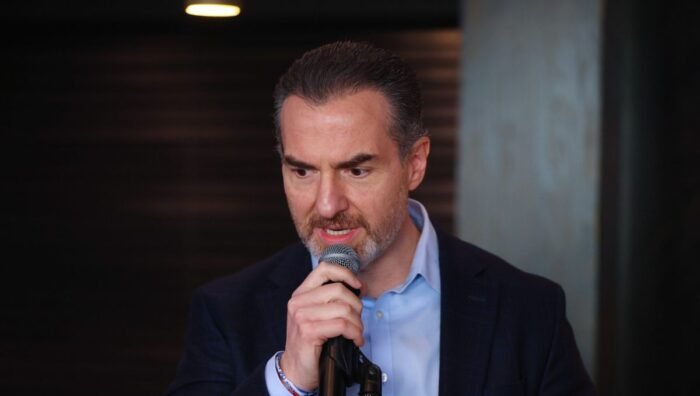 El edil Adrián de la Garza alerta sobre amenazas recibidas al combatir la apertura de casinos ilegales en su localidad.