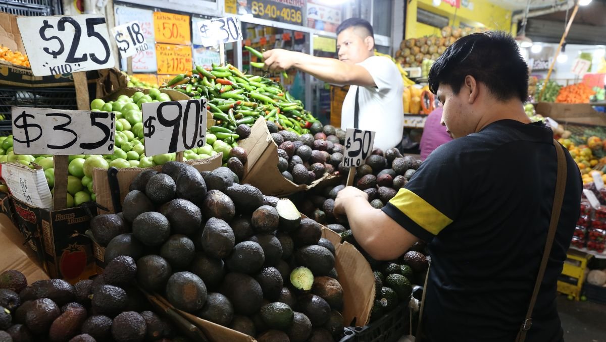 El aguacate mexicano lidera el consumo durante el Super Bowl LX, con un aumento del 15% en su demanda.