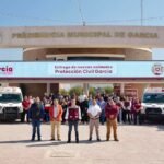 El alcalde Guerra Cavazos presenta ambulancias para mejorar la atención de emergencia en García, Nuevo León.