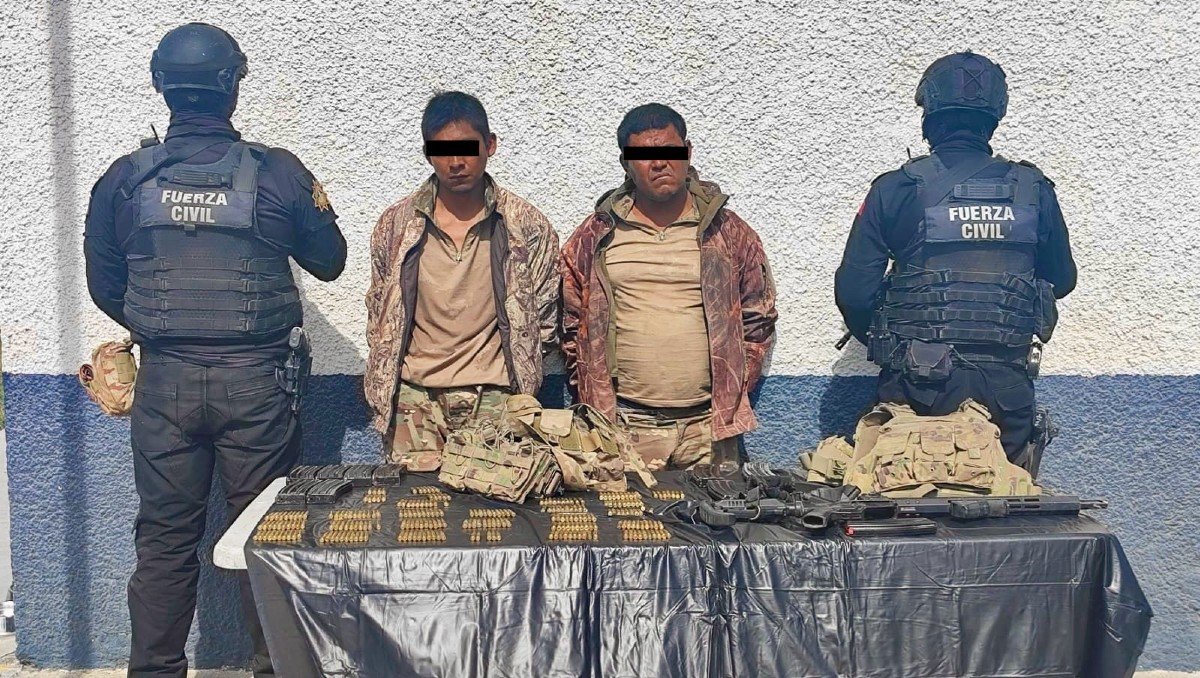 Dos hombres fueron capturados en General Bravo con fusiles, destacando el trabajo de Fuerza Civil en la región.