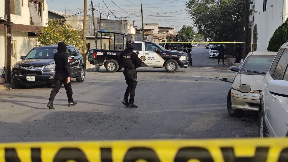 Un ataque armado en Monterrey ha dejado dos muertos, uno de ellos un policía, generando preocupación en la comunidad.