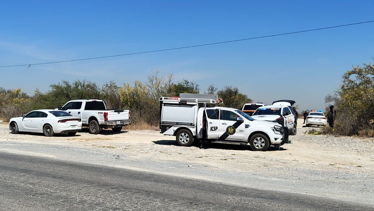 Un cuerpo masculino fue descubierto en una zona de terracería en Pesquería, Nuevo León, generando conmoción en la comunidad.