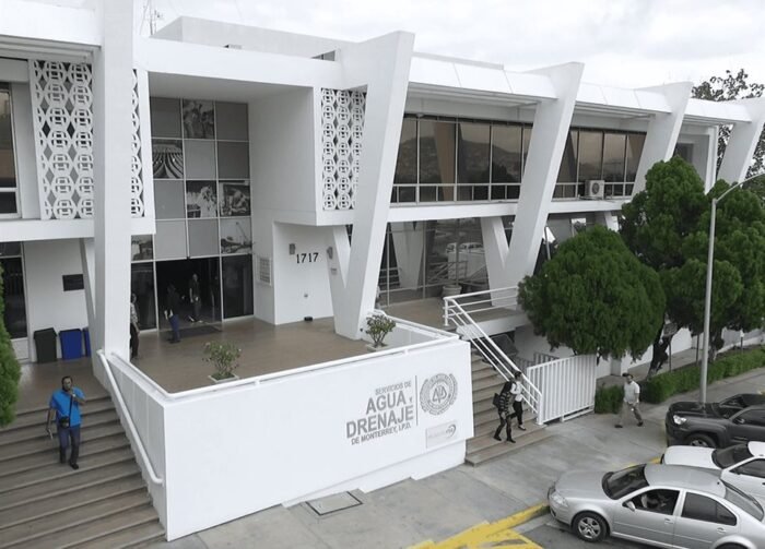 AyD logra obtener la más alta calificación crediticia en el país, mejorando su situación financiera tras un refinanciamiento.