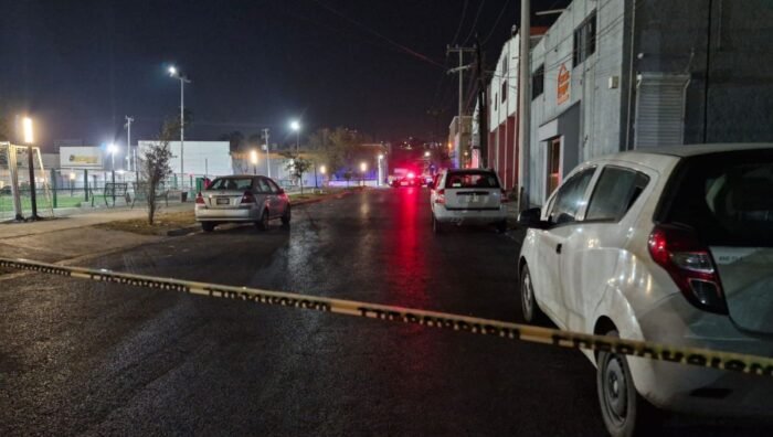 Un conflicto se transforma en balacera en el campo de fútbol de Monterrey, dejando varios casquillos encontrados cerca del lugar.