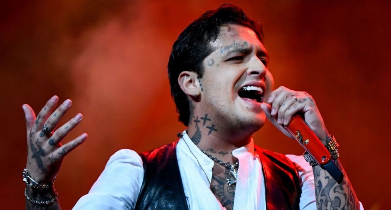 El cantante Christian Nodal habla sobre la violencia desatada en Jalisco tras la muerte de 'El Mencho'.