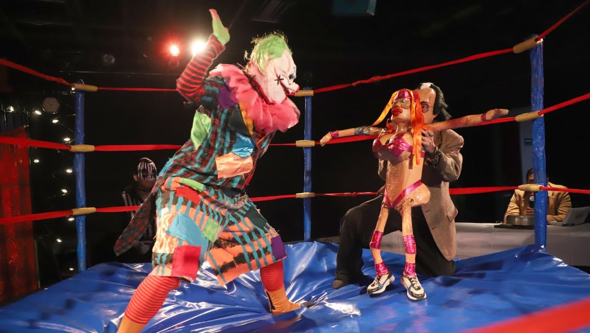 La obra Espiralmanía revela la lucha interna de los personajes a través de la lucha libre en Monterrey.