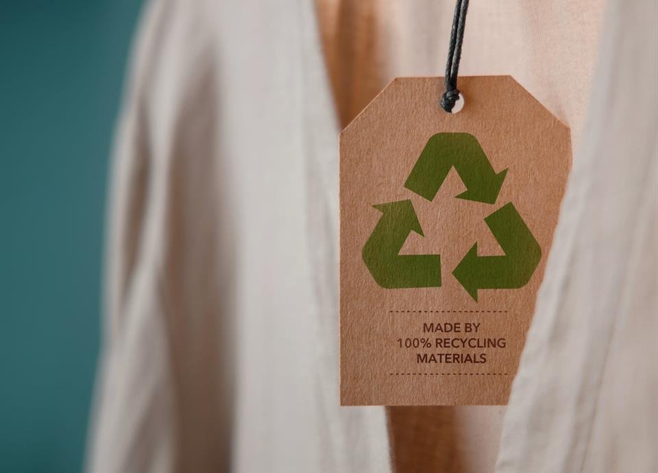 La Secretaría de Medio Ambiente de Nuevo León invita a iniciar un cambio hacia la moda sostenible y consciente.