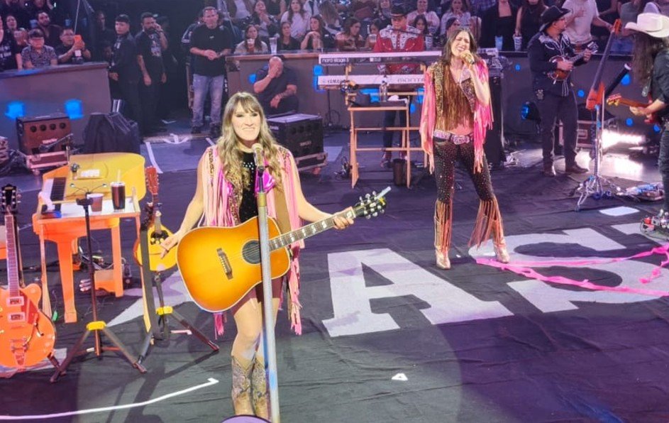 Un romántico momento se vivió en Monterrey durante el concierto de Ha-Ash, cuando un fan pidió matrimonio en plena presentación.