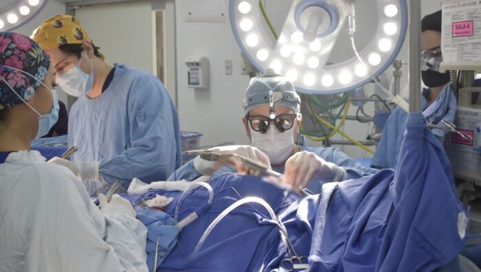 El IMSS en Nuevo León ampliará su capacidad quirúrgica con 8 nuevos quirófanos ambulatorios, asegurando protocolos de sanidad.