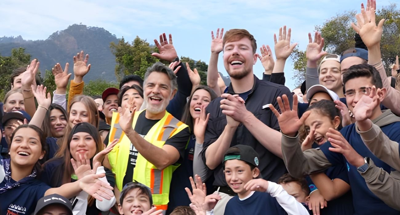 La colaboración entre Eugenio Derbez y Mr. Beast busca transformar la educación. Descubre cómo se desarrollará este proyecto innovador.
