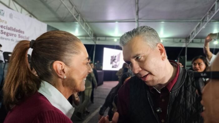 Waldo Fernández resalta el cumplimiento de los compromisos de la presidenta en Nuevo León, enfocados en educación y salud.