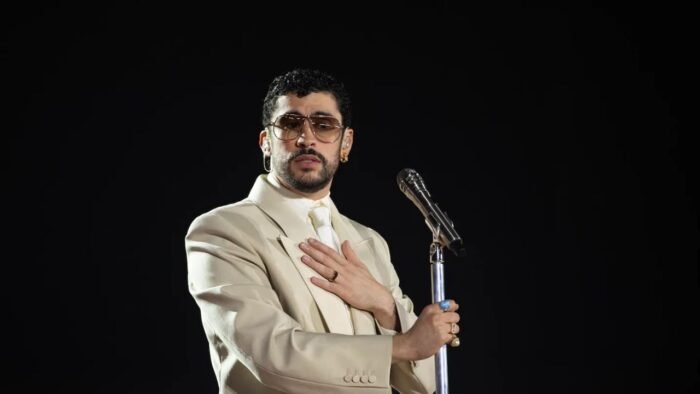 Bad Bunny se destaca en Premio Lo Nuestro 2026, consolidando su liderazgo en la música latina con su talento y presencia.