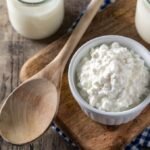 Descubre los increíbles beneficios del kéfir, considerado un elixir de la longevidad que mejora la salud intestinal.