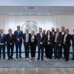 Samuel García destaca las oportunidades de inversión en Nuevo León en su reciente encuentro con empresarios en Houston.