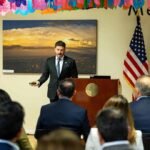 El gobernador inicia gira en Texas para impulsar la imagen de Nuevo León de cara al Mundial 2026.