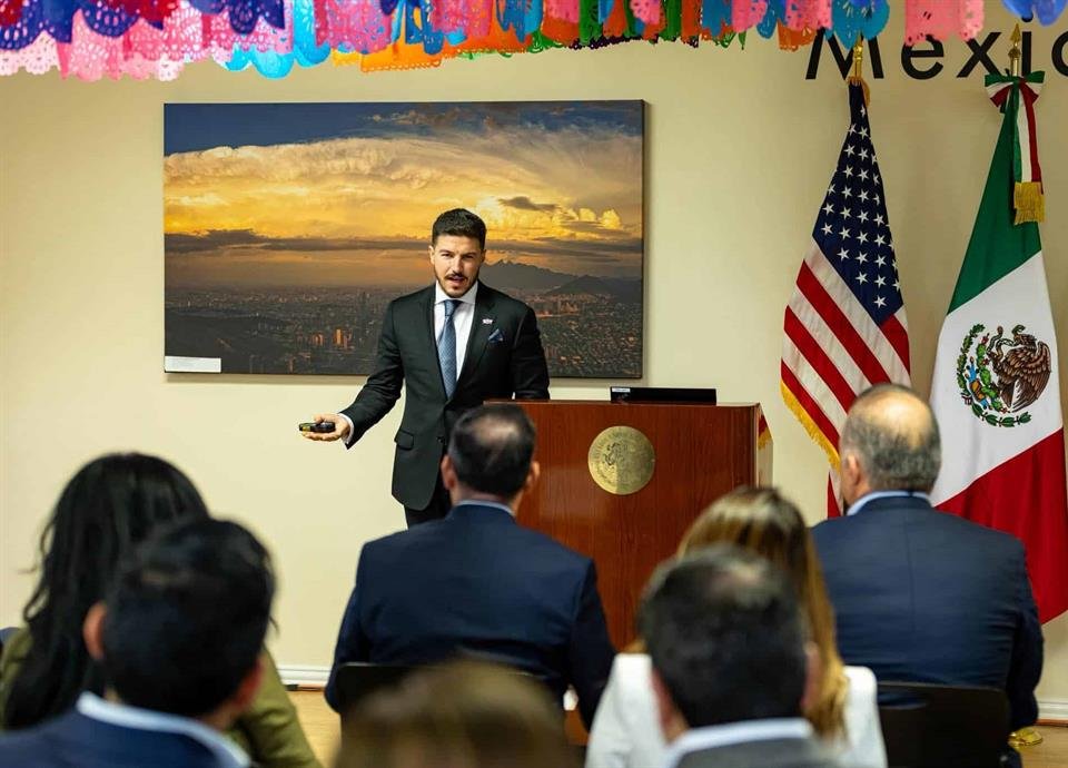 El gobernador inicia gira en Texas para impulsar la imagen de Nuevo León de cara al Mundial 2026.