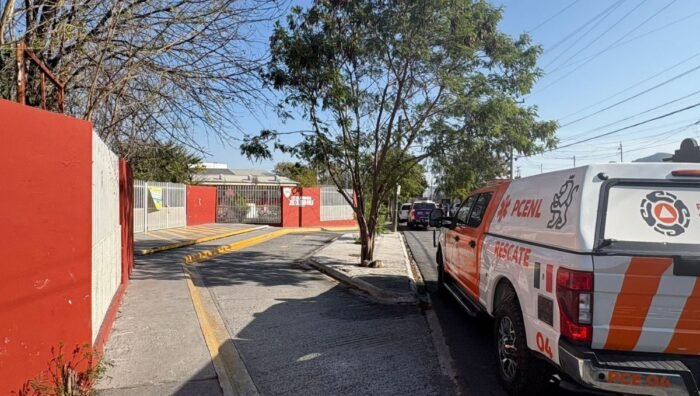 Un conato de incendio en una escuela primaria de Monterrey obligó a las autoridades a desalojar a los alumnos.