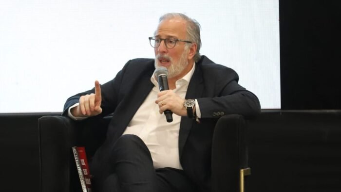 José Antonio Meade llama a construir un debate fundamentado sobre las reformas que enfrenta México en la actualidad.