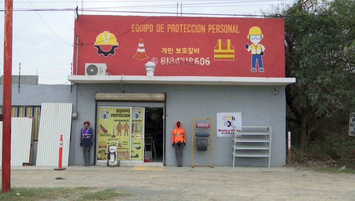 Los comerciantes de Pesquería están implementando traductores móviles y lenguaje corporal para atender a clientes coreanos.