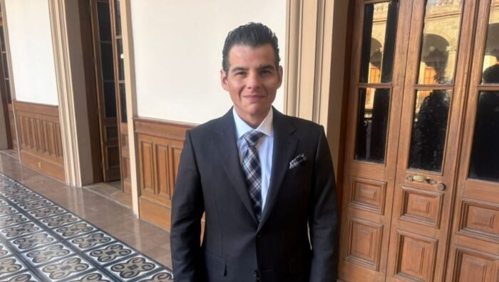 El secretario general de Gobierno de Nuevo León, Miguel Ángel Flores, promete evitar distracciones en temas de presupuesto para 2026.