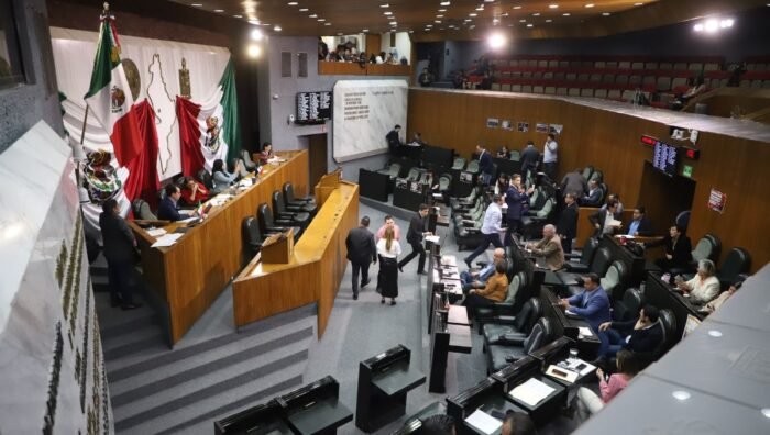 Con la reciente modificación en Nuevo León, jóvenes podrán competir por la gubernatura desde los 28 años, cambiando la política local.