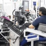 Nuevo León destaca en generación de empleo, mientras el país enfrenta la pérdida de miles de puestos de trabajo.