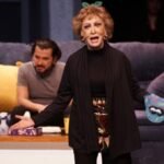 Disfruta de la obra musical Los huevos de mi madre con Norma Lazareno, que invita a reflexionar sobre el amor maternal.