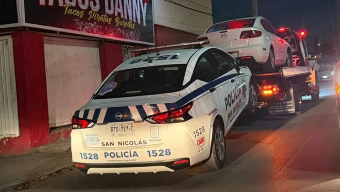 Una oficial de policía resultó herida durante un enfrentamiento tras un robo en San Nicolás. Descubre los detalles aquí.