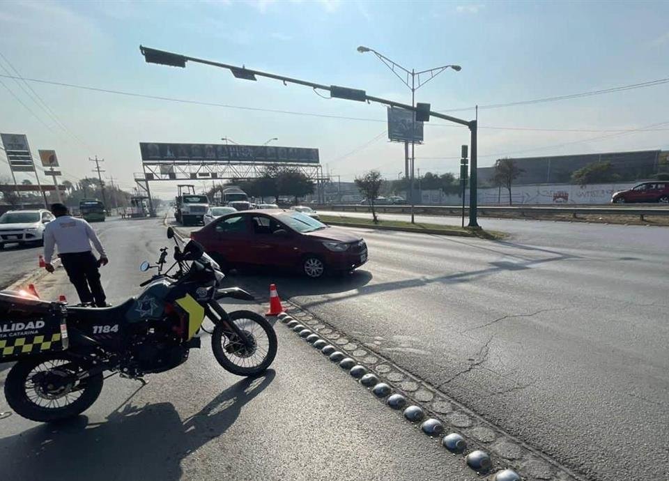 El retorno vial en Santa Catarina será reubicado para aliviar problemas de tráfico en la zona. Descubre los detalles.