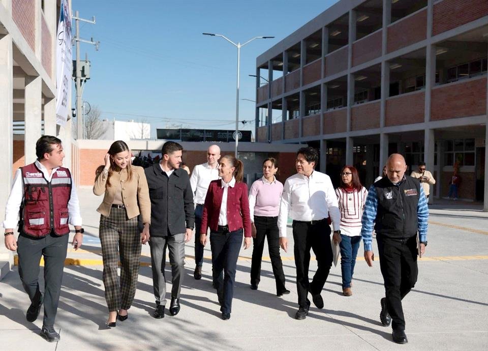 El nuevo centro de bachillerato tecnológico ofrece formación en áreas como inteligencia artificial y robótica. Conoce más.